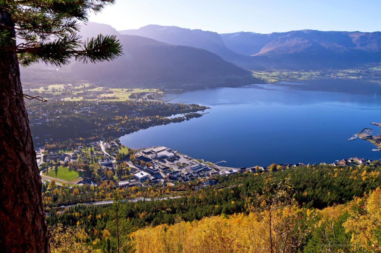 Gloppen Hotell - By Classic Norway Hotels Sandane Exteriör bild